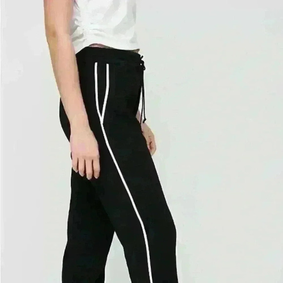 Aritzia Wilfred Buffon Pant joggers Japanese silk Black size M - Picture 7 of 8